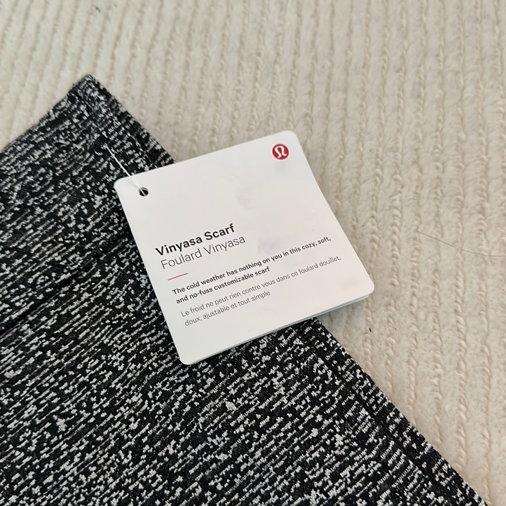 Lululemon vinyasa scarf NWT